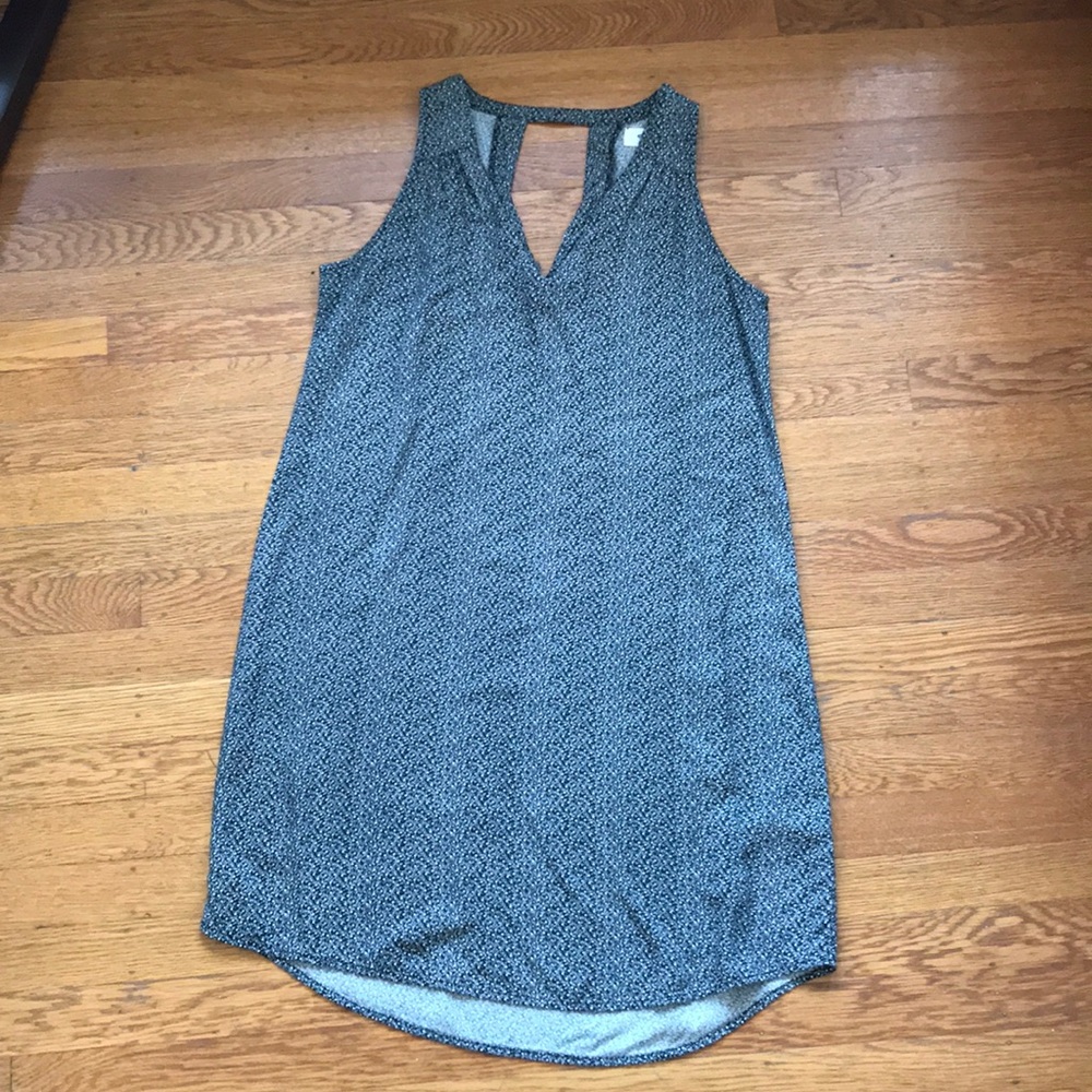 3/$25 Old Navy (2) summer dresses
